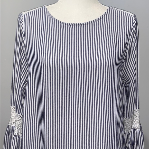 Jane and Delancey Striped Top Size Medium - Picture 2 of 6
